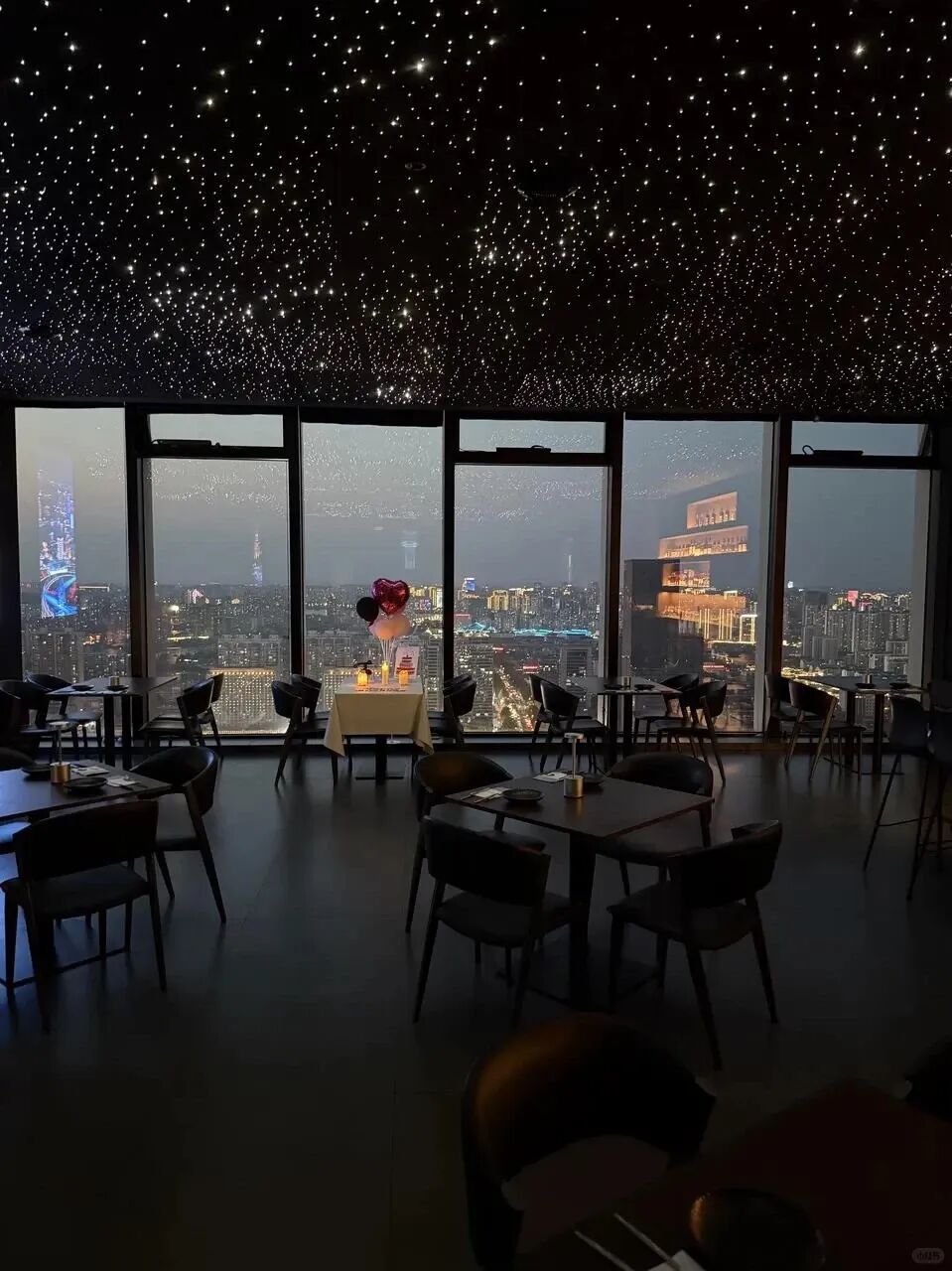 临沂情侣约会｜星空下的浪漫，仪式感拉满?_5_Mr.Miss星空餐厅_来自小红书网页版.jpg